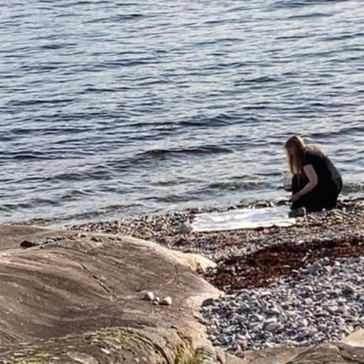 The making of my new performance in Hardangerfjord during the residency at Kh Messen, Alvik, Norway in the summer of 2023 (Photo by Mirjam van Casteren)